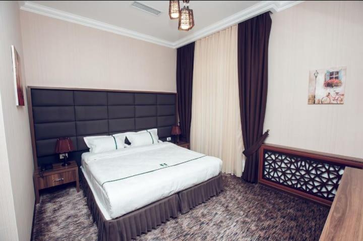 My Way Boulevard Hotel Ganja Extérieur photo